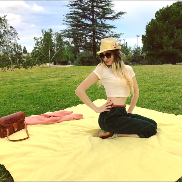 Meet Your Posher, Amy - Picture 4 of 16